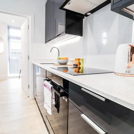 Modern 1-Bed Apartment In Buckinghamshire With Free Wifi, Parking & Garden High Wycombe Exterior photo