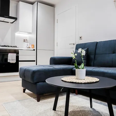Modern 1-Bed Apartment In Buckinghamshire With Free Wifi, Parking & Garden High Wycombe Exterior photo