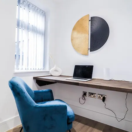 Modern 1-Bed Apartment In Buckinghamshire With Free Wifi, Parking & Garden High Wycombe Exterior photo