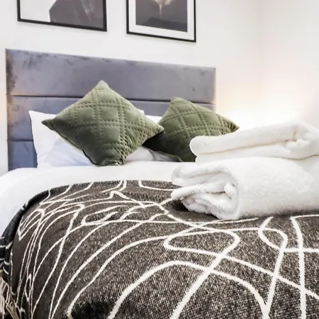 Modern 1-Bed Apartment In Buckinghamshire With Free Wifi, Parking & Garden High Wycombe Exterior photo