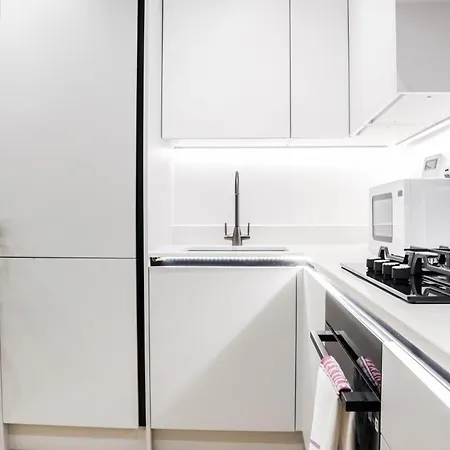 Modern 1-Bed Apartment In Buckinghamshire With Free Wifi, Parking & Garden High Wycombe Exterior photo