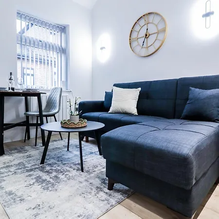 Modern 1-Bed Apartment In Buckinghamshire With Free Wifi, Parking & Garden High Wycombe Exterior photo