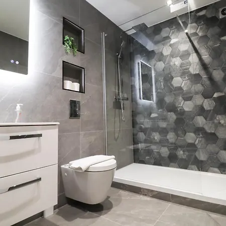 Modern 1-Bed Apartment In Buckinghamshire With Free Wifi, Parking & Garden High Wycombe Exterior photo