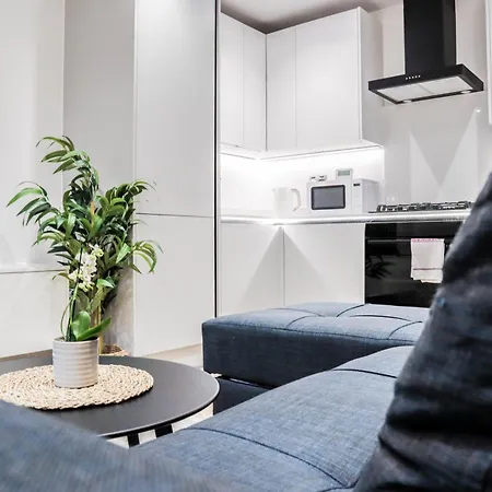 Modern 1-Bed Apartment In Buckinghamshire With Free Wifi, Parking & Garden High Wycombe Exterior photo