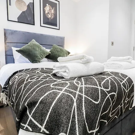 Modern 1-Bed Apartment In Buckinghamshire With Free Wifi, Parking & Garden High Wycombe Exterior photo