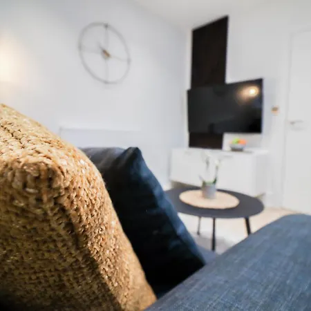 Modern 1-Bed Apartment In Buckinghamshire With Free Wifi, Parking & Garden High Wycombe Exterior photo