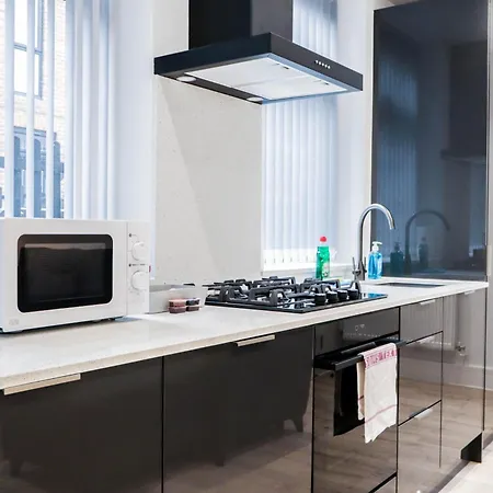 Modern 1-Bed Apartment In Buckinghamshire With Free Wifi, Parking & Garden High Wycombe Exterior photo