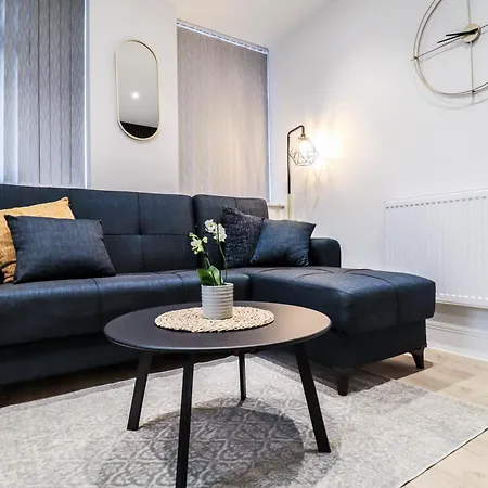 Modern 1-Bed Apartment In Buckinghamshire With Free Wifi, Parking & Garden High Wycombe Exterior photo