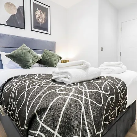 Modern 1-Bed Apartment In Buckinghamshire With Free Wifi, Parking & Garden High Wycombe Exterior photo