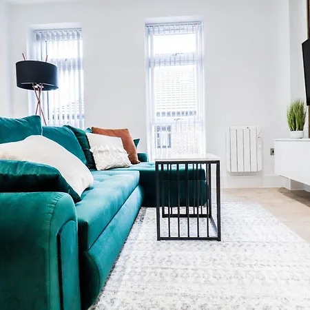 Modern 1-Bed Apartment In Buckinghamshire With Free Wifi, Parking & Garden High Wycombe Exterior photo