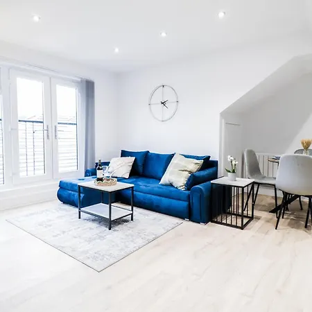Modern 1-Bed Apartment In Buckinghamshire With Free Wifi, Parking & Garden High Wycombe Exterior photo