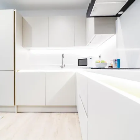 Modern 1-Bed Apartment In Buckinghamshire With Free Wifi, Parking & Garden High Wycombe Exterior photo