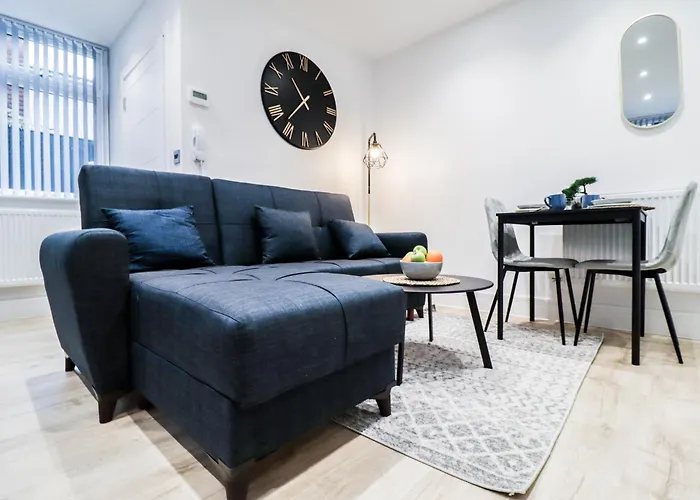 Modern 1-Bed Apartment In Buckinghamshire With Free Wifi, Parking & Garden