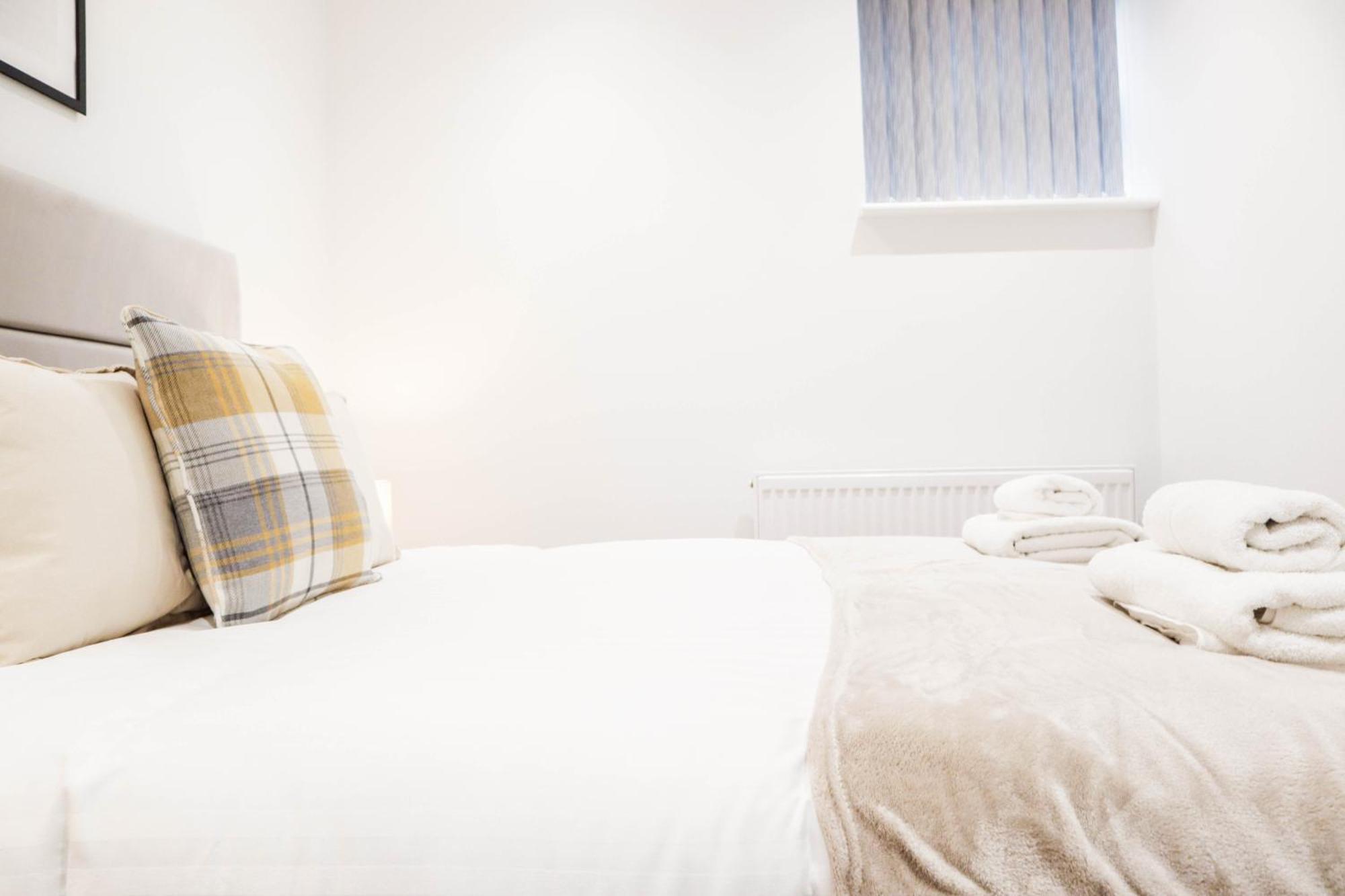 Modern 1-bed In Buckinghamshire With Free Wifi, Parking & Garden *