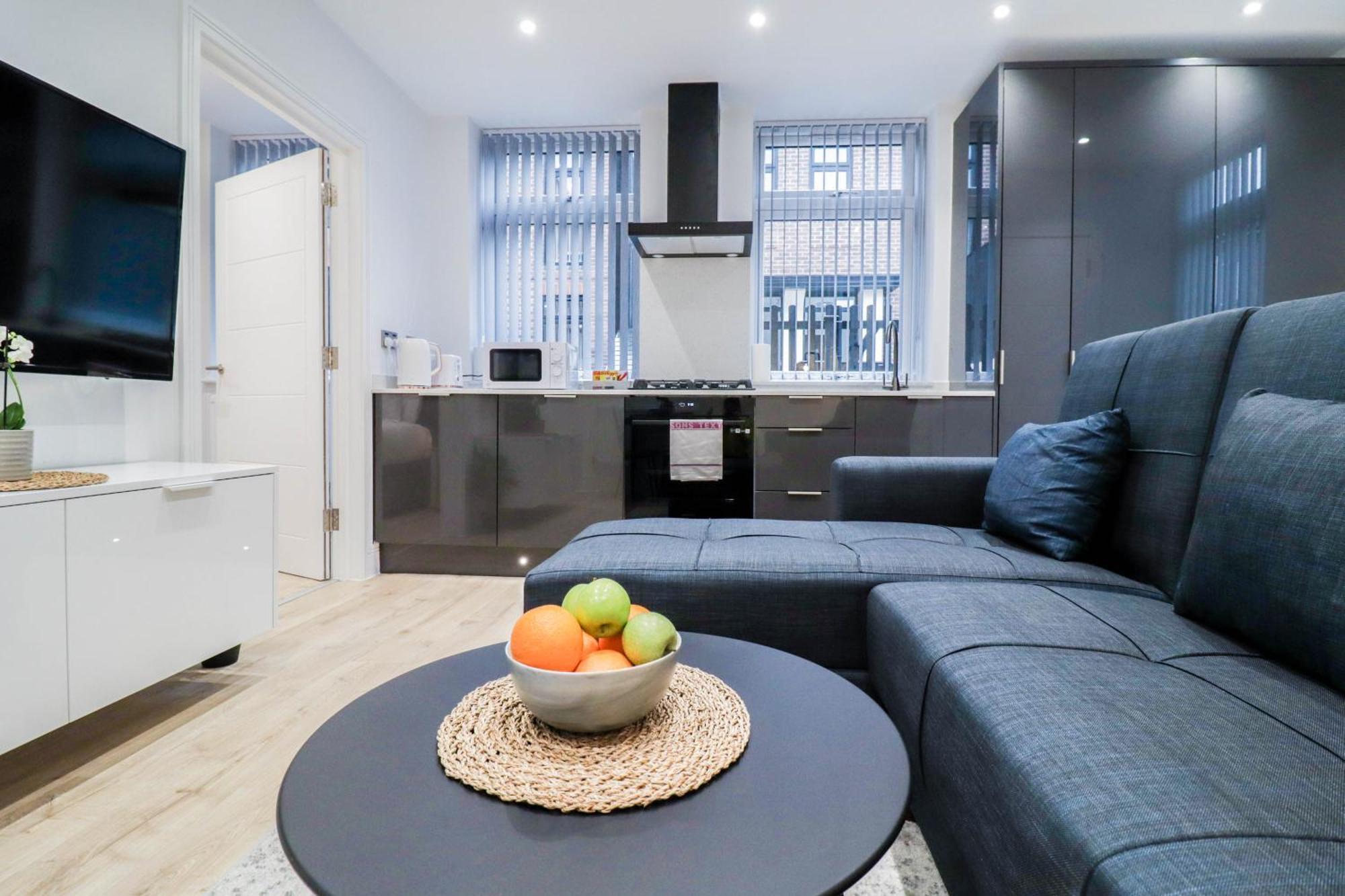 Modern 1-bed In Buckinghamshire With Free Wifi, Parking & Garden