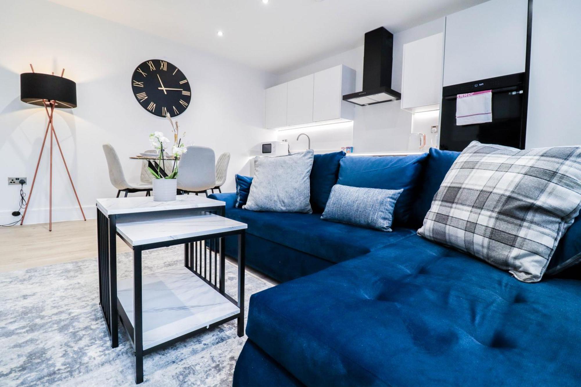 Modern 1-bed In Buckinghamshire With Free Wifi, Parking & Garden High Wycombe