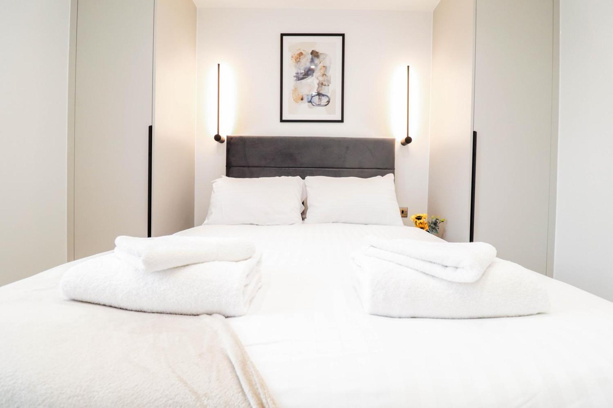 Modern 1-bed In Buckinghamshire With Free Wifi, Parking & Garden *
