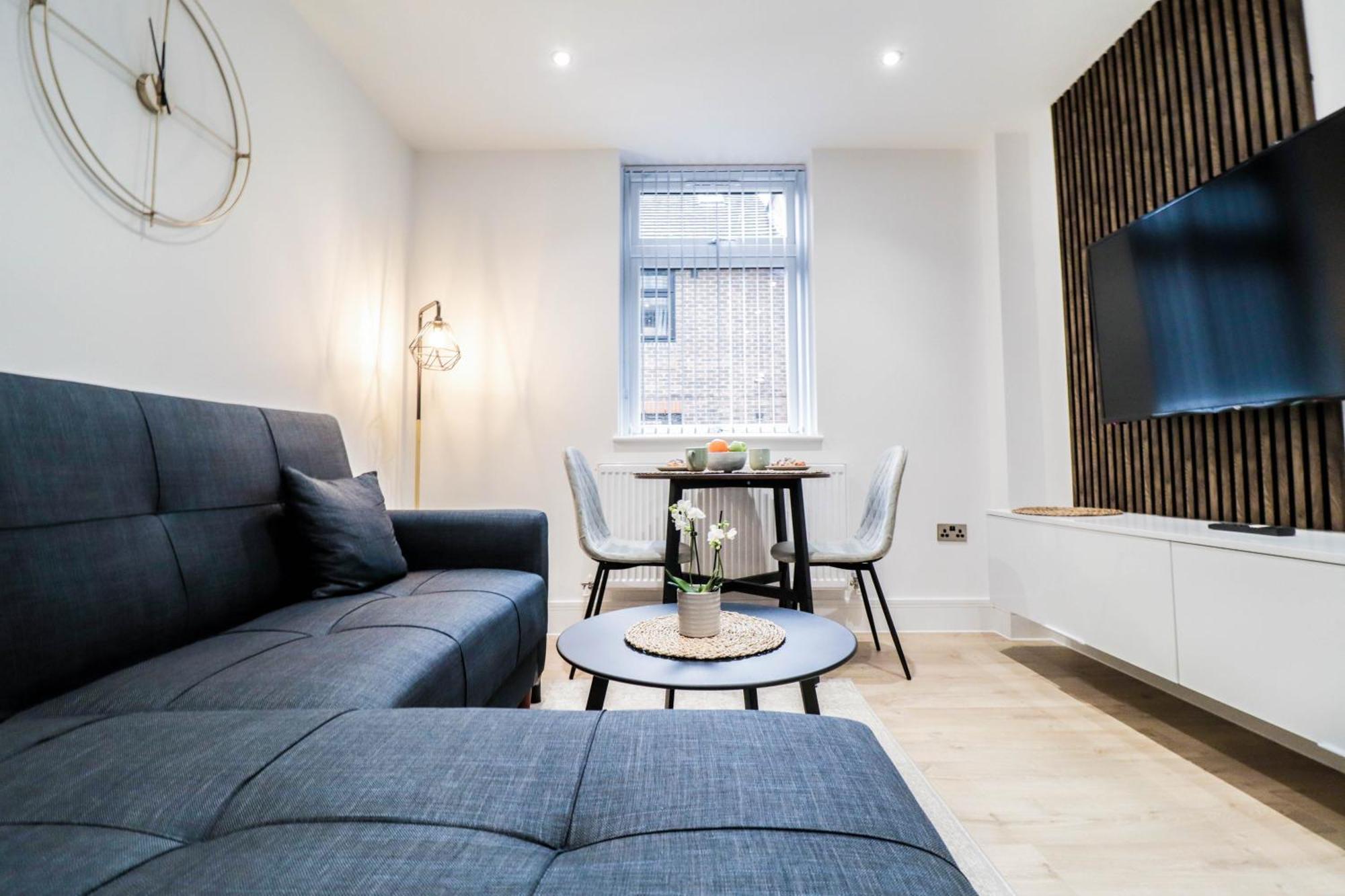Apartment Modern 1-bed In Buckinghamshire With Free Wifi, Parking & Garden