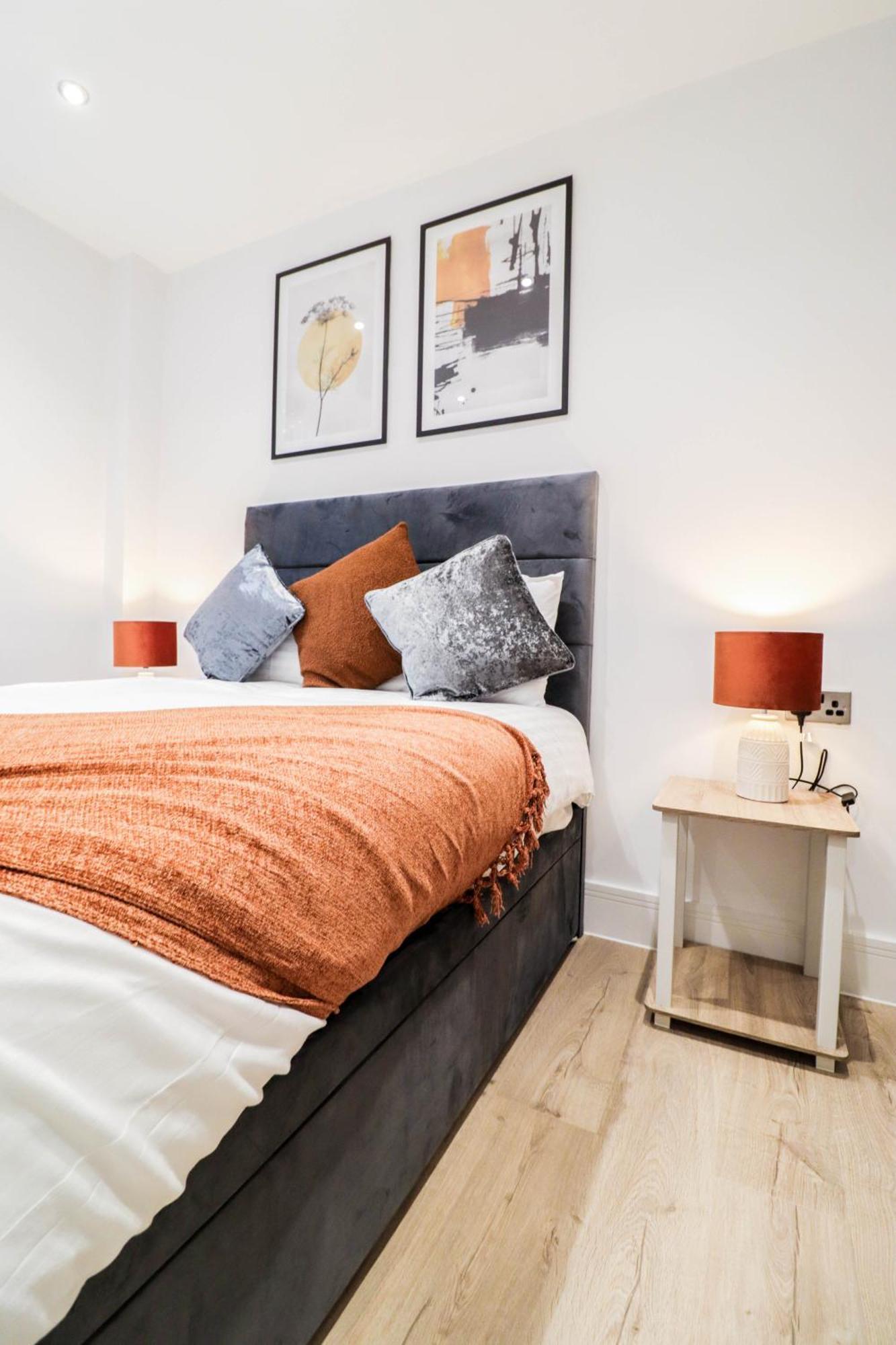 Modern 1-bed In Buckinghamshire With Free Wifi, Parking & Garden High Wycombe