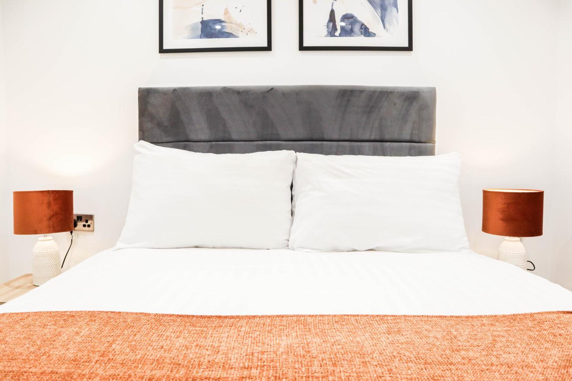 Modern 1-bed In Buckinghamshire With Free Wifi, Parking & Garden *