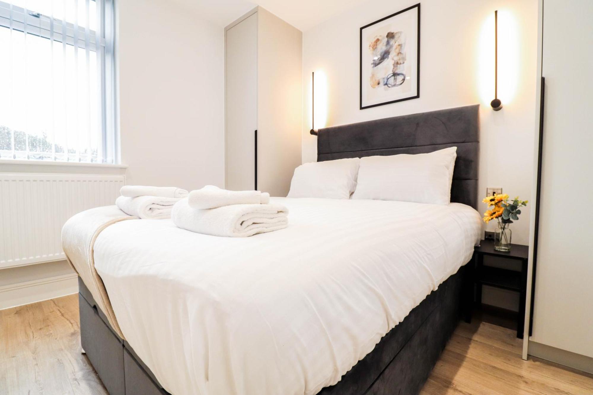 Modern 1-bed In Buckinghamshire With Free Wifi, Parking & Garden High Wycombe