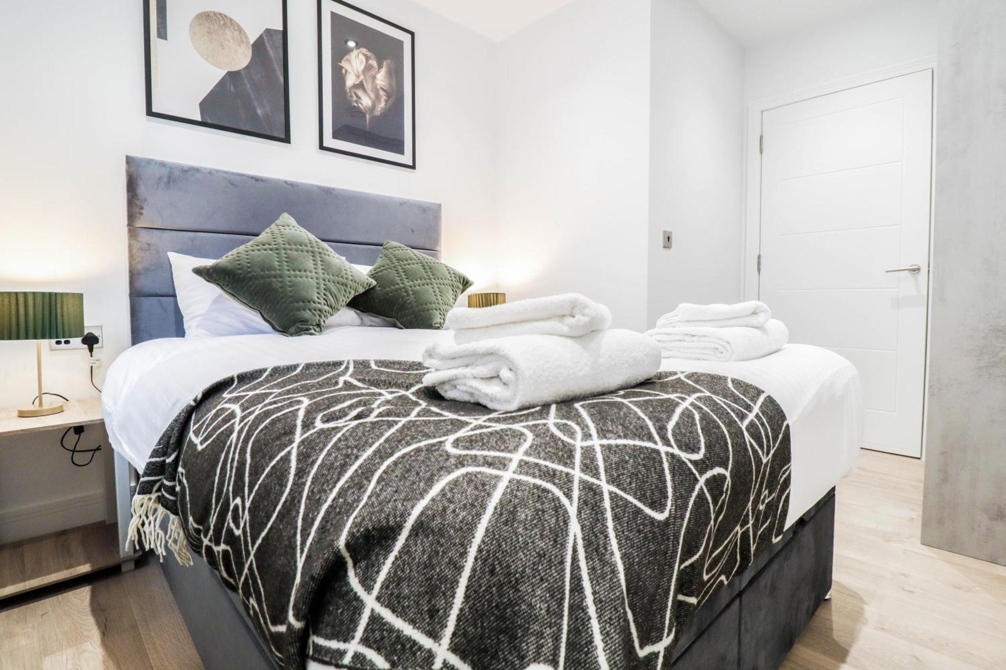 Apartment Modern 1-bed In Buckinghamshire With Free Wifi, Parking & Garden