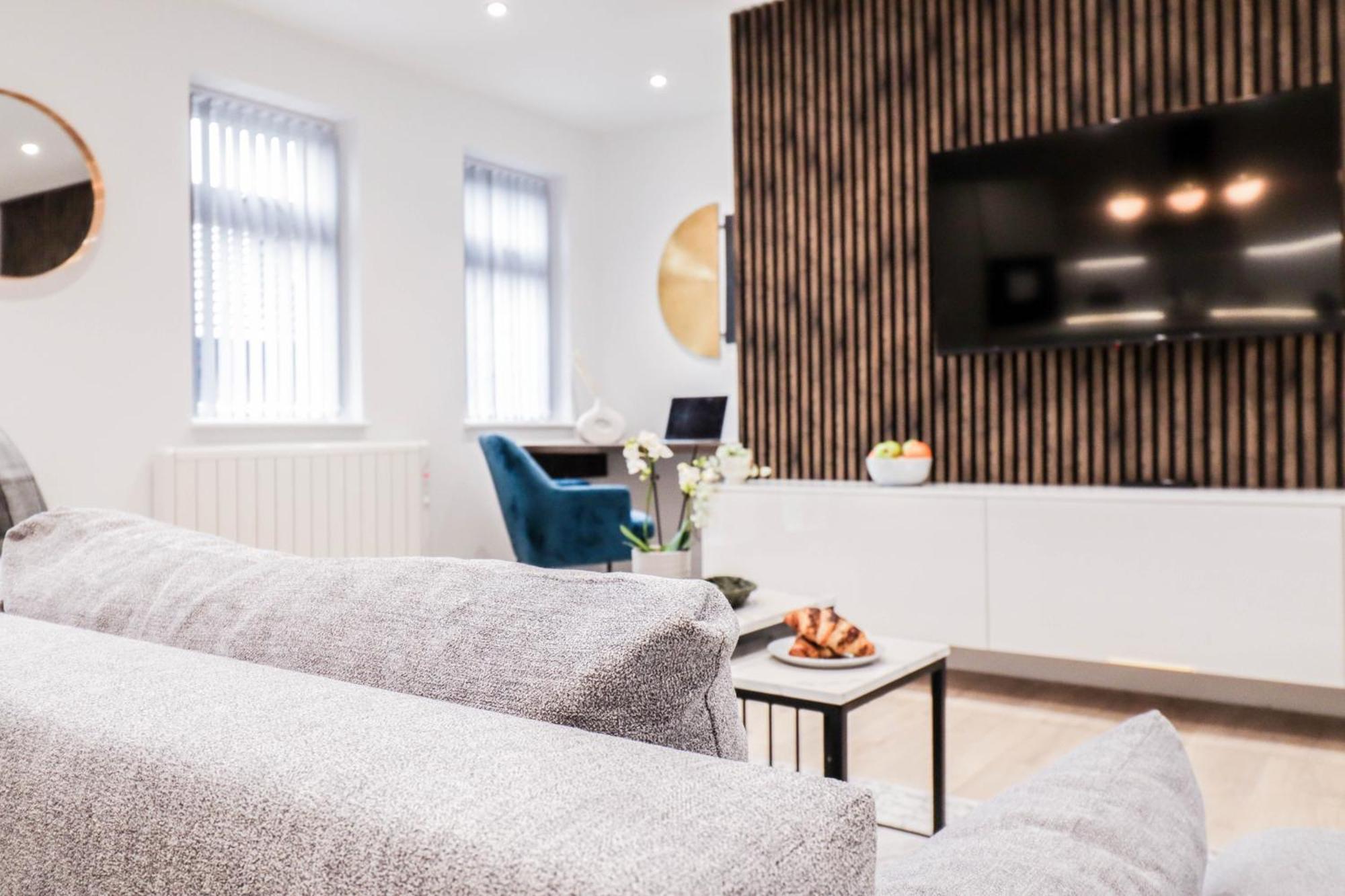 Modern 1-bed In Buckinghamshire With Free Wifi, Parking & Garden *