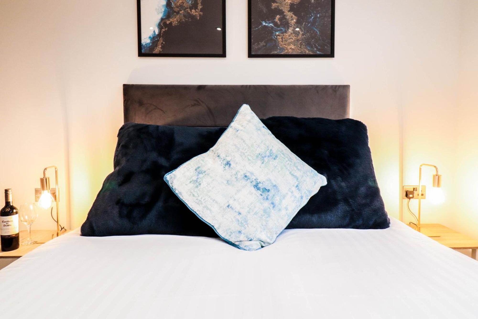 Modern 1-bed In Buckinghamshire With Free Wifi, Parking & Garden Apartment High Wycombe