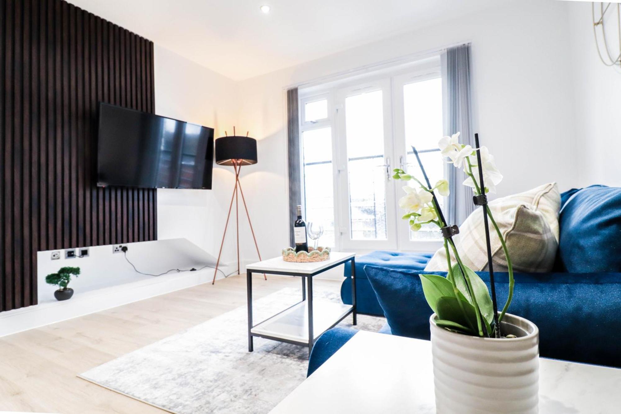 Modern 1-bed In Buckinghamshire With Free Wifi, Parking & Garden *