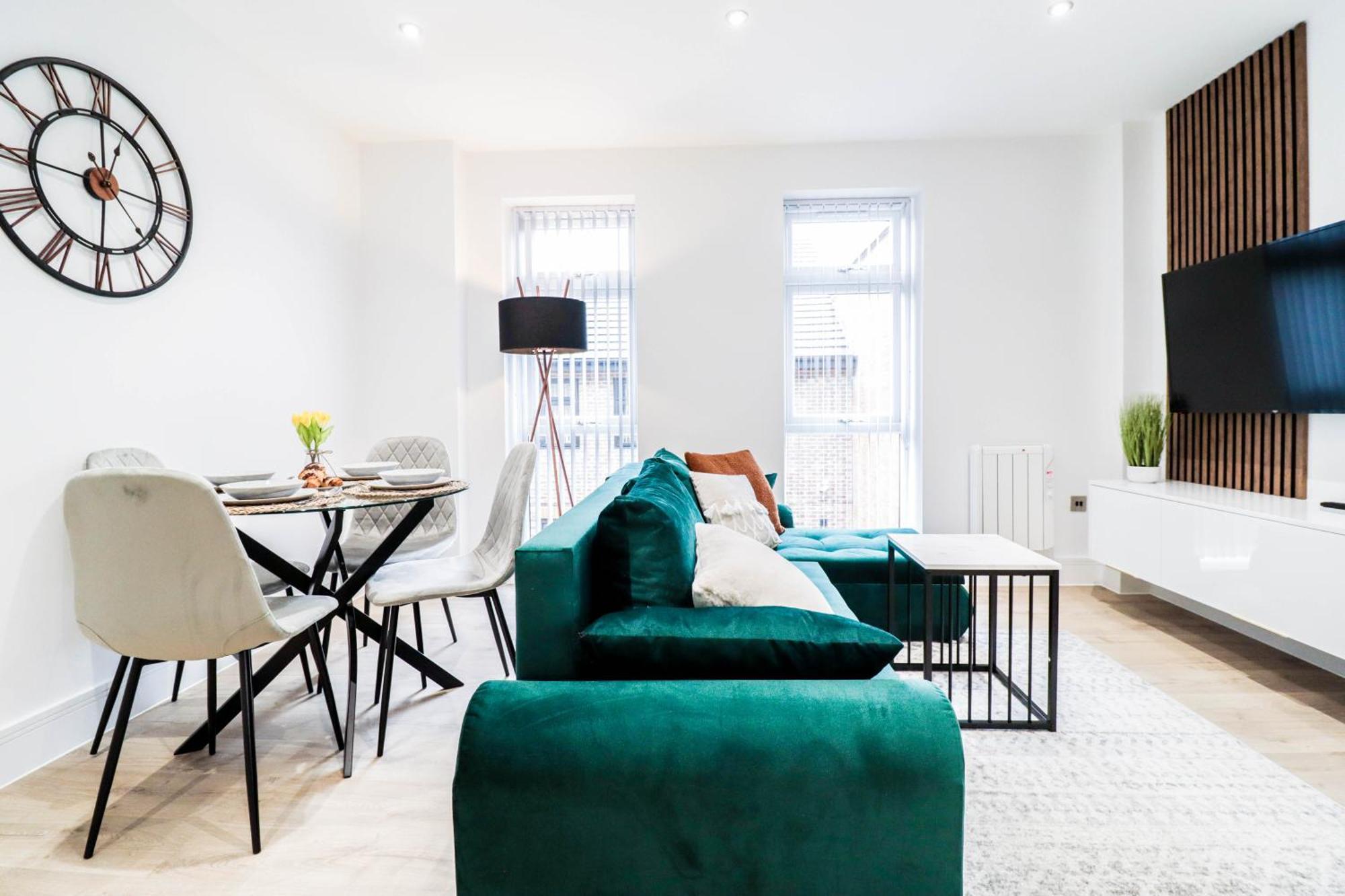 Modern 1-bed In Buckinghamshire With Free Wifi, Parking & Garden