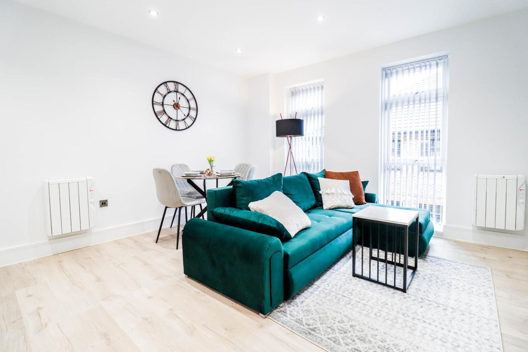 Modern 1-bed In Buckinghamshire With Free Wifi, Parking & Garden * High Wycombe